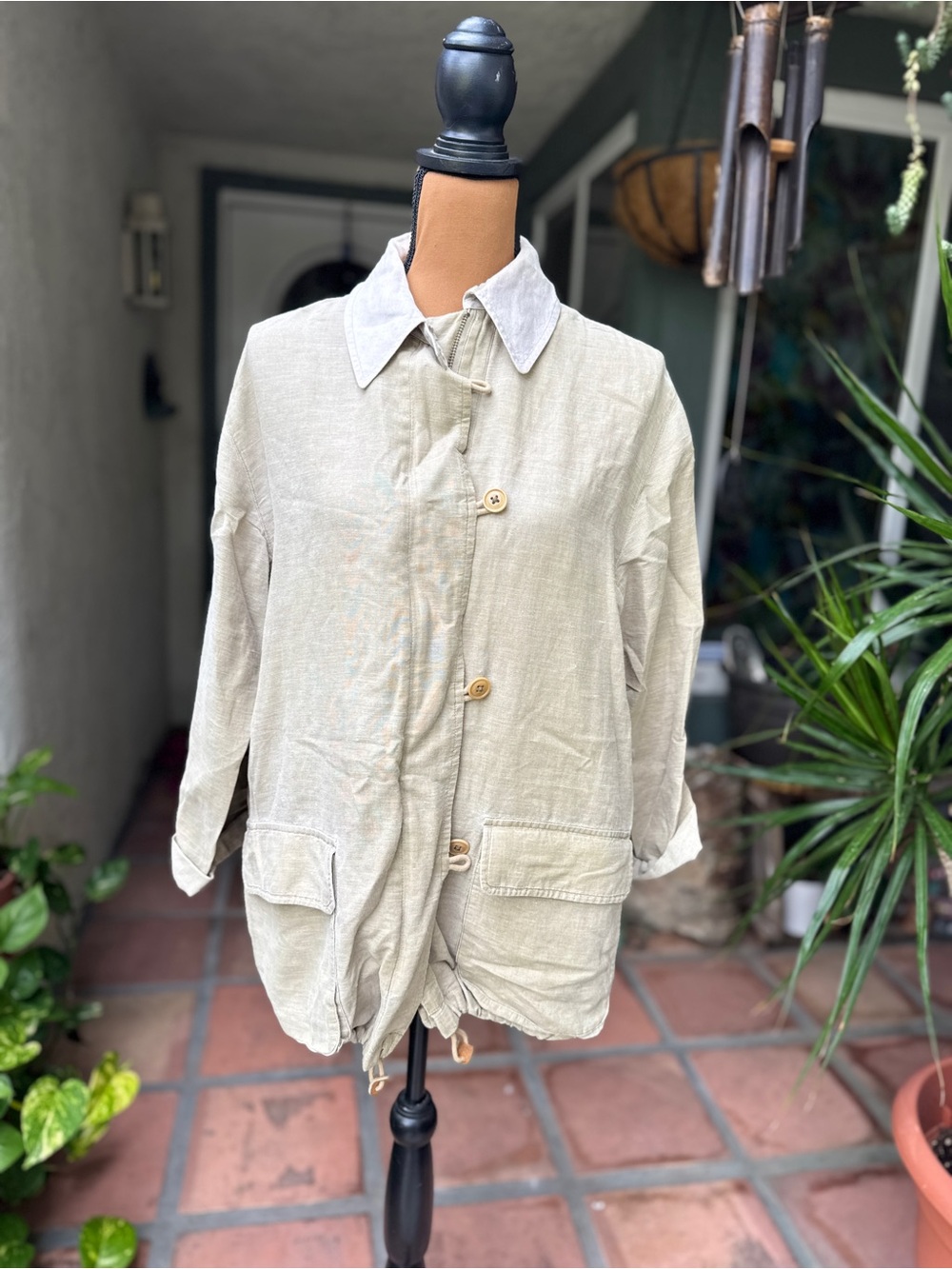 Banana Republic Light Beige Utility Jacket with Pale Contrast Collar